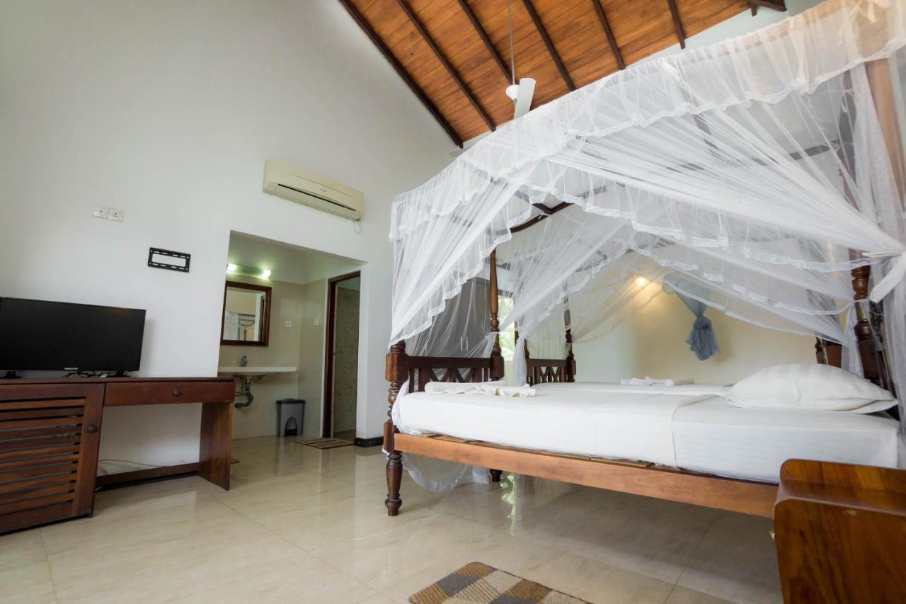 Hotel Neptune Bay Unawatuna Beach Eksteriør bilde